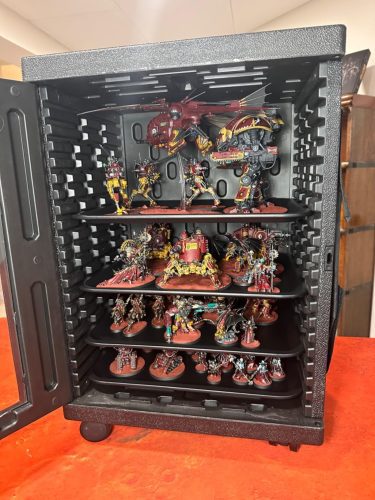 Click to view full screen magnetic-miniatures-storage-transport-case photo review